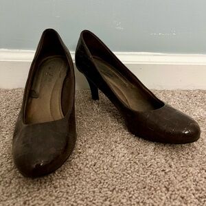 Comfort Plus by Predictions Brown Snakeskin Heels (7) 👠